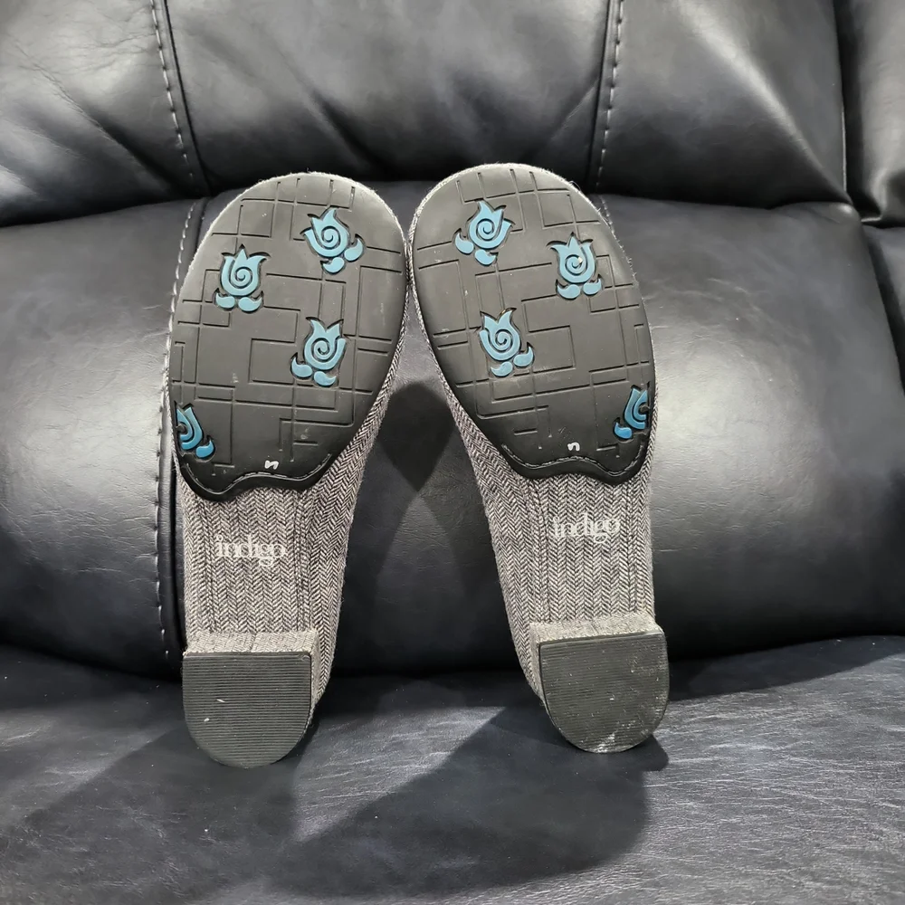 Women's Heels - Picture 7 of 9